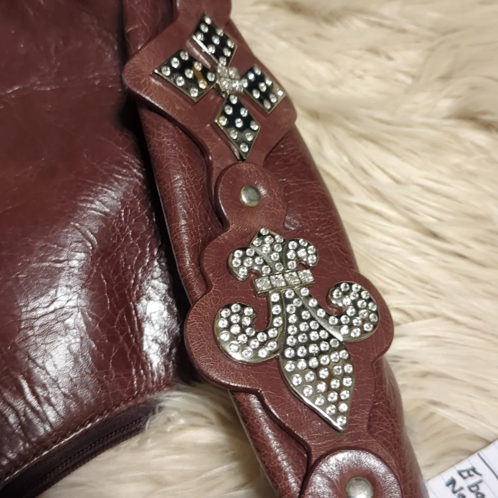 Charm and Luck brown leather shoulder bag - Picture 14 of 15